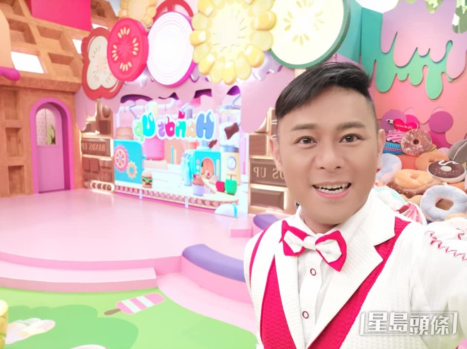伍文生2021年7月獲邀返TVB主持兒童節目《Hands Up》。