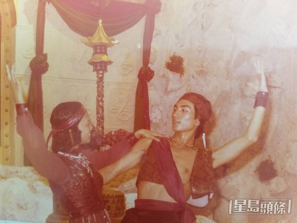 麥子雲曾跟隨黎小田胞妹黎海寧為節目《家燕與小田》演出。