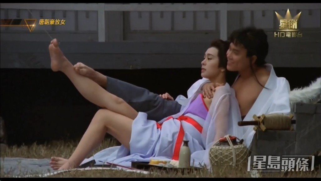 1984年夏文汐全裸演出《唐朝豪放女》轟動一時,之後迅速走紅。