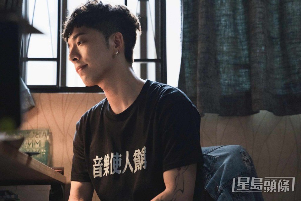 Edan憑處男電影《闔家辣》首奪影帝。