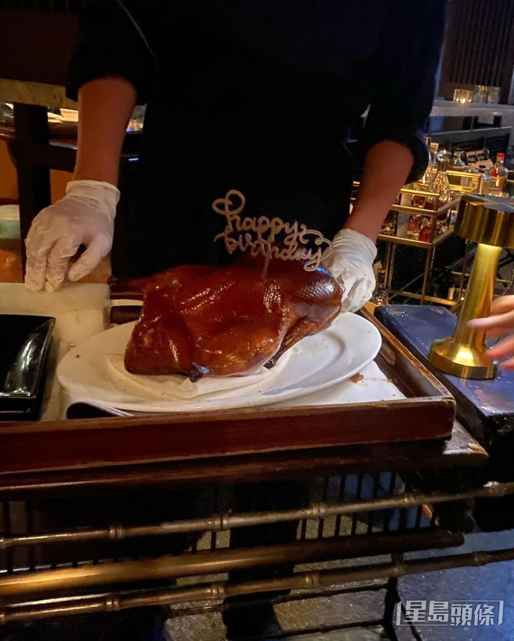 有網民誤認係鴨型蛋糕。