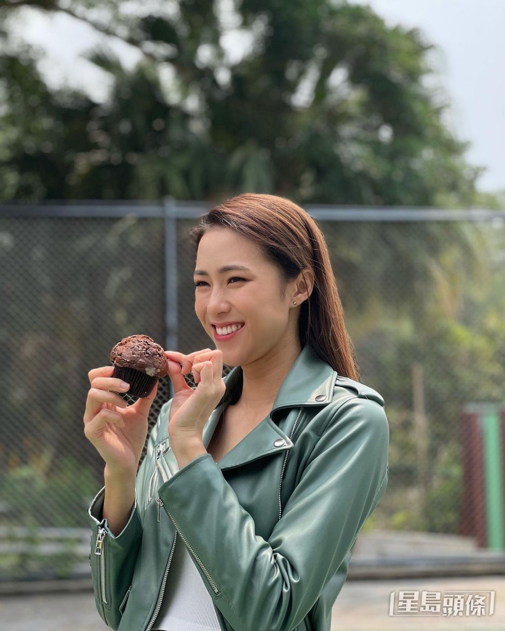 劉穎鏇有可愛一面，非常愛吃並露出純真滿足的笑容。