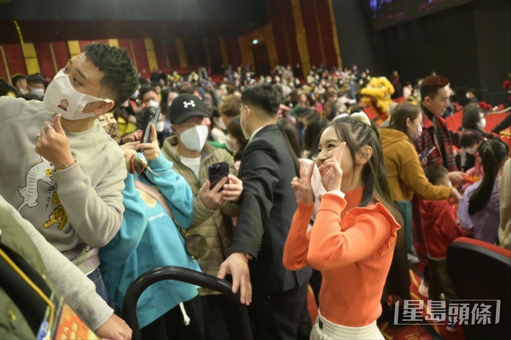 江美仪与两个“囡囡”郭柏妍、罗毓仪都好受欢迎。
