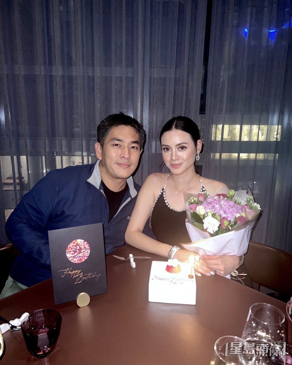 結婚咁多年都係好恩愛!