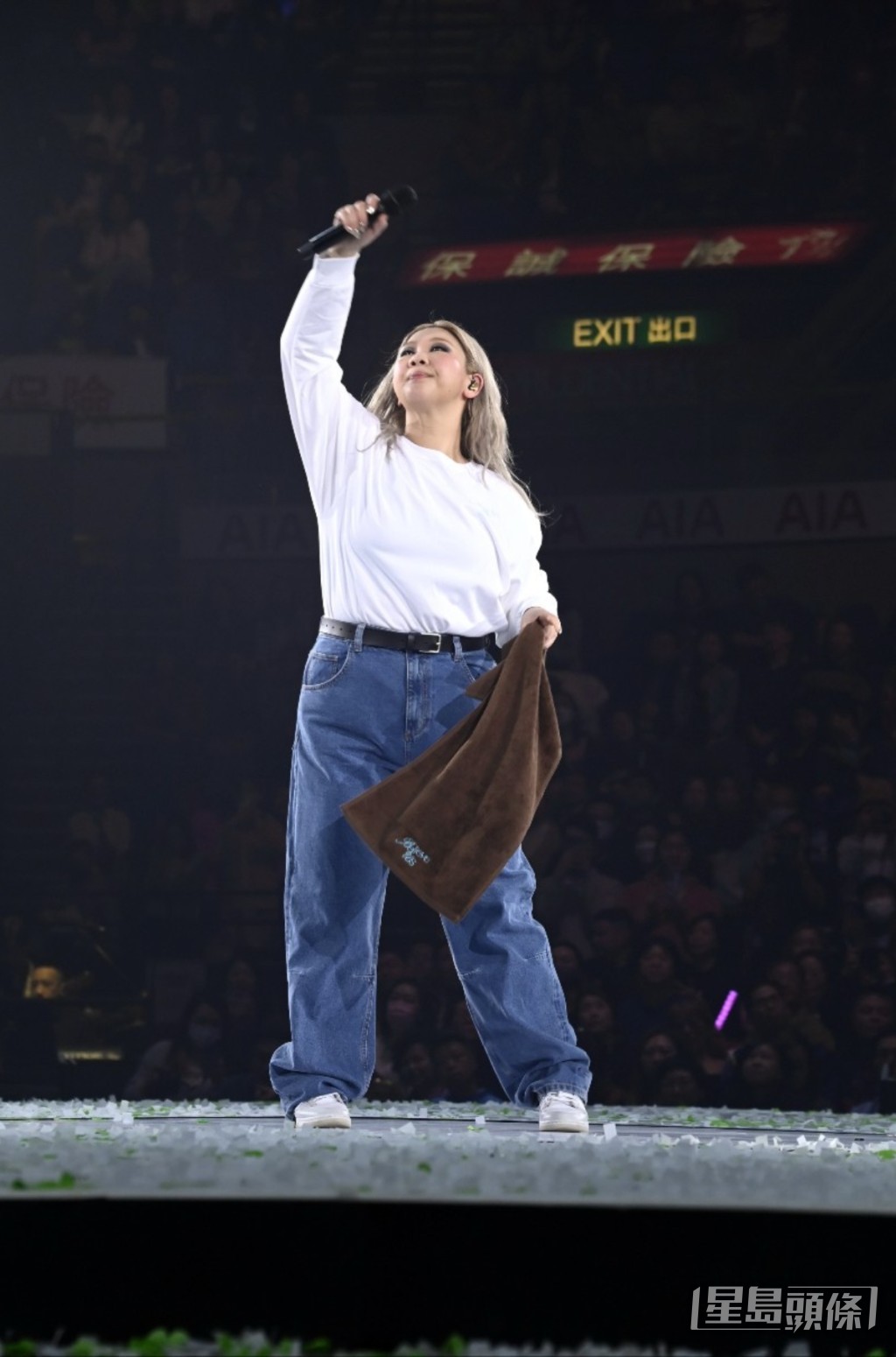 欣宜亦有casual wear上陣。