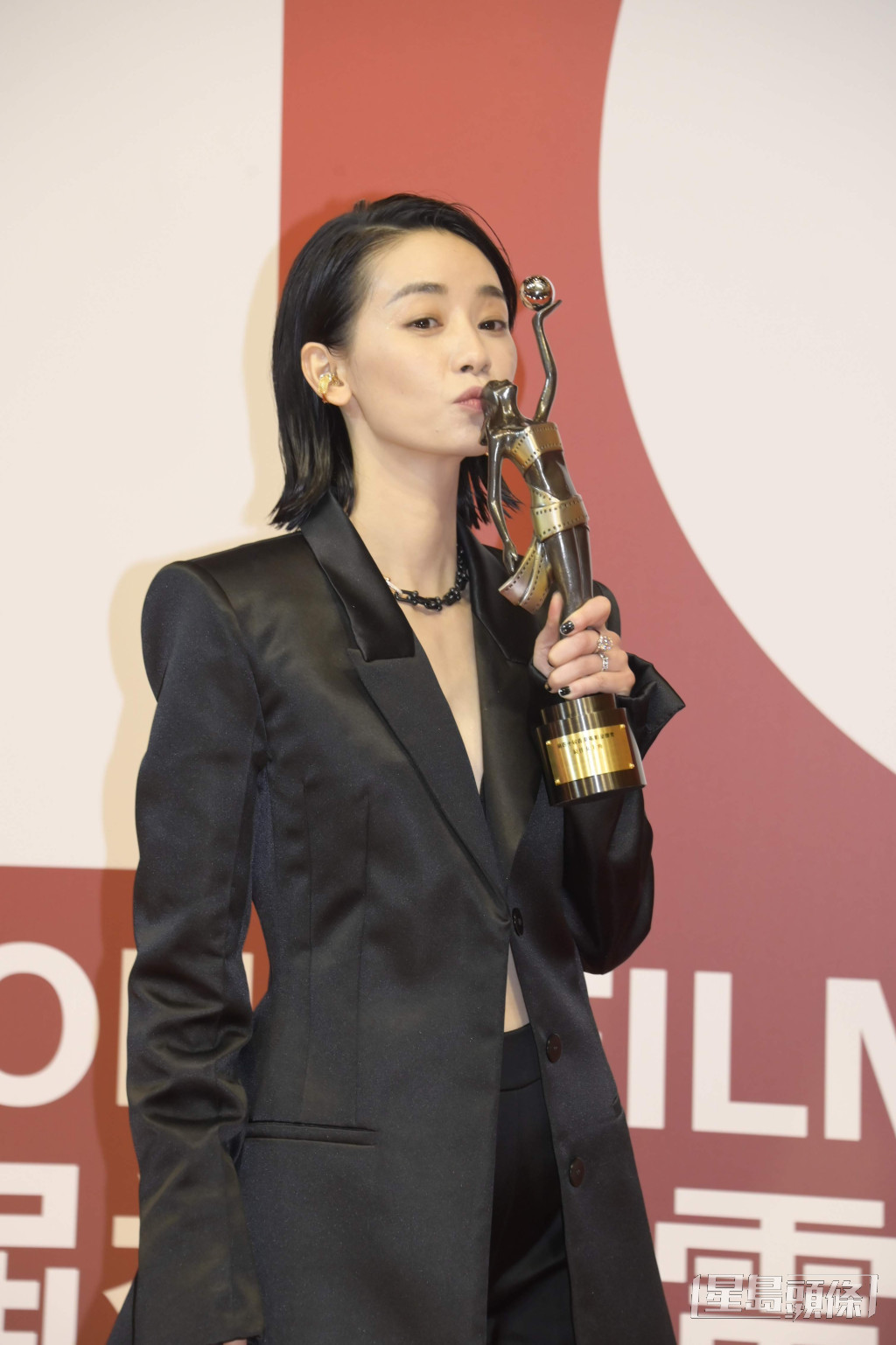 去年刘雅瑟凭《智齿》，首度摘下金像奖影后誉荣。