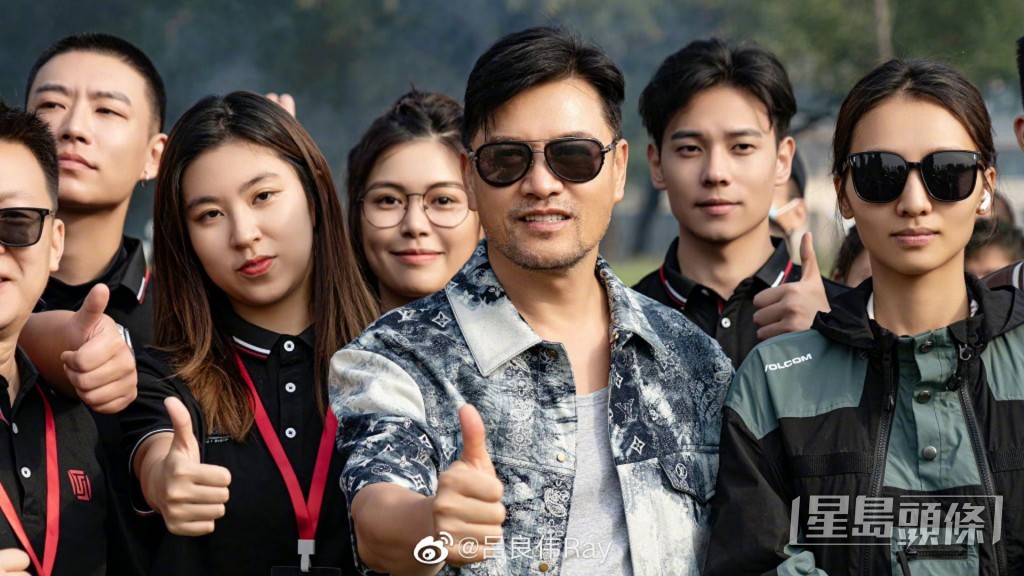 吕晨曦跟伯父吕良伟北上发展。
