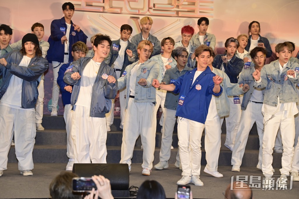 68位参赛者除跳唱主题曲《前传》。