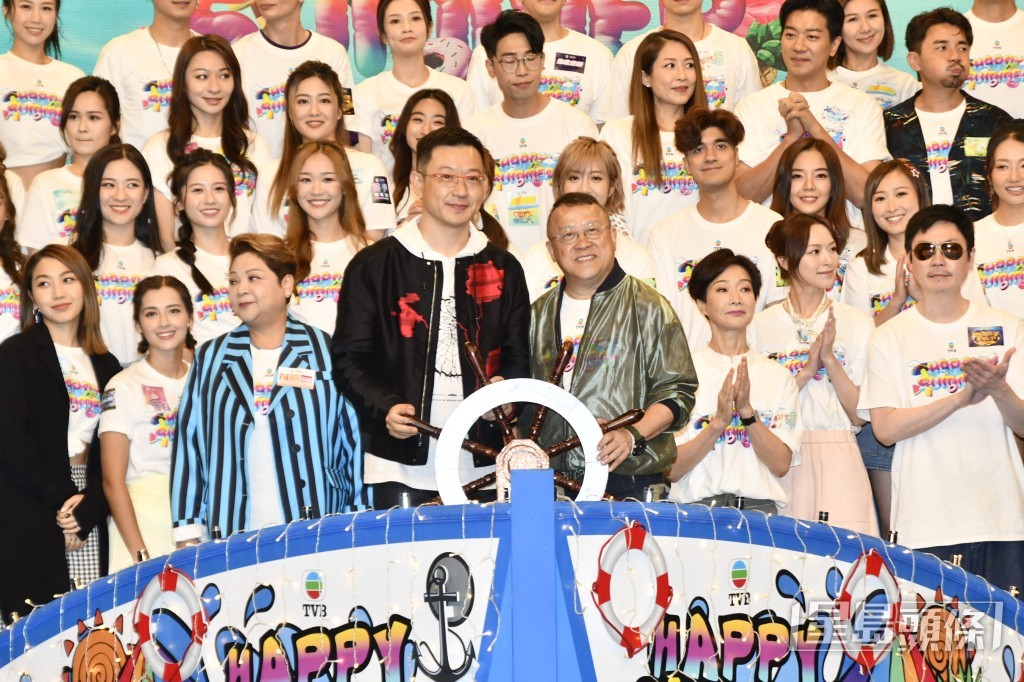 曾志伟在会上公布将与制作《这！就是街舞》及《中国好声音》的“星空华文”联合制作《亚洲超星团》。