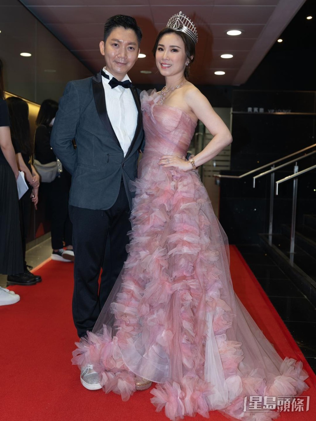 李丞責除了事業得意外,2013年迎娶2009年度港姐冠軍劉倩婷,兩人更成為慈善家,努力做慈善工作回饋社會。