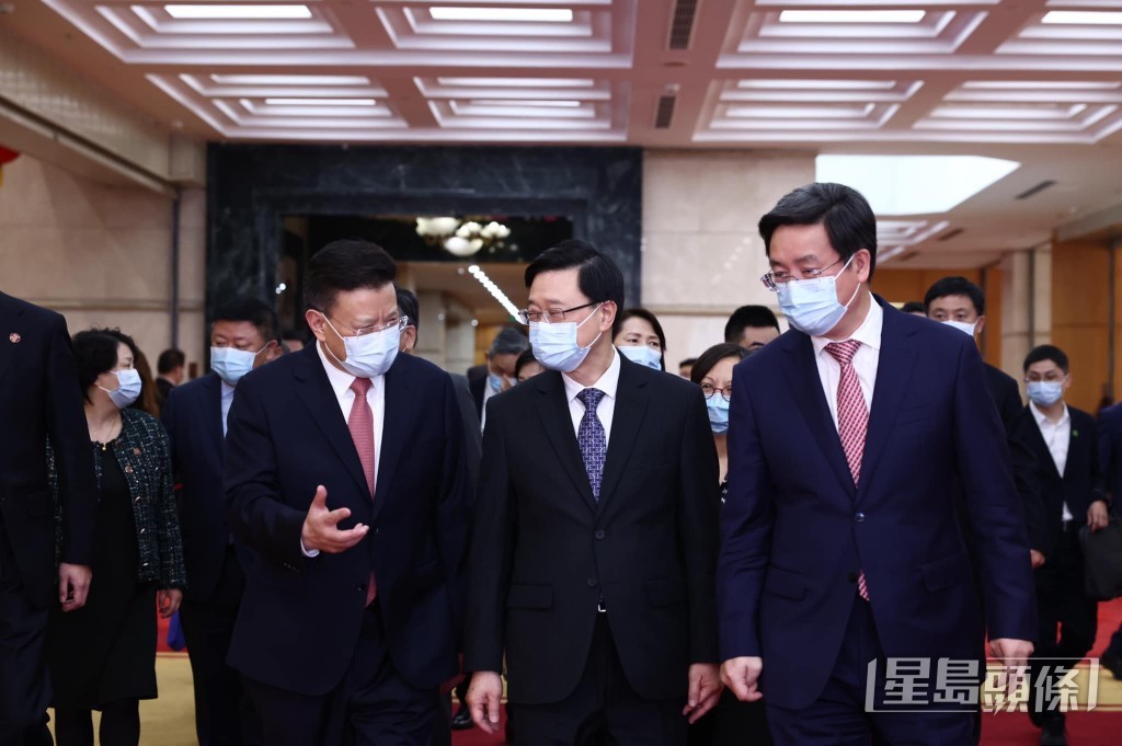 李家超與深圳市委書記孟凡利、市長覃偉中見面。李家超facebook圖片