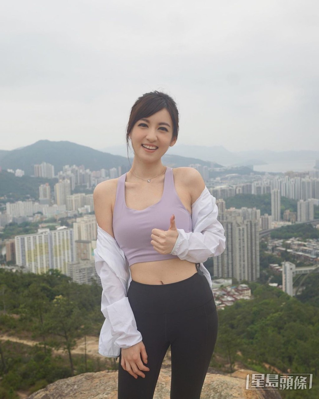 亦有人覺得陳嘉倩刻意跌膊好造作。