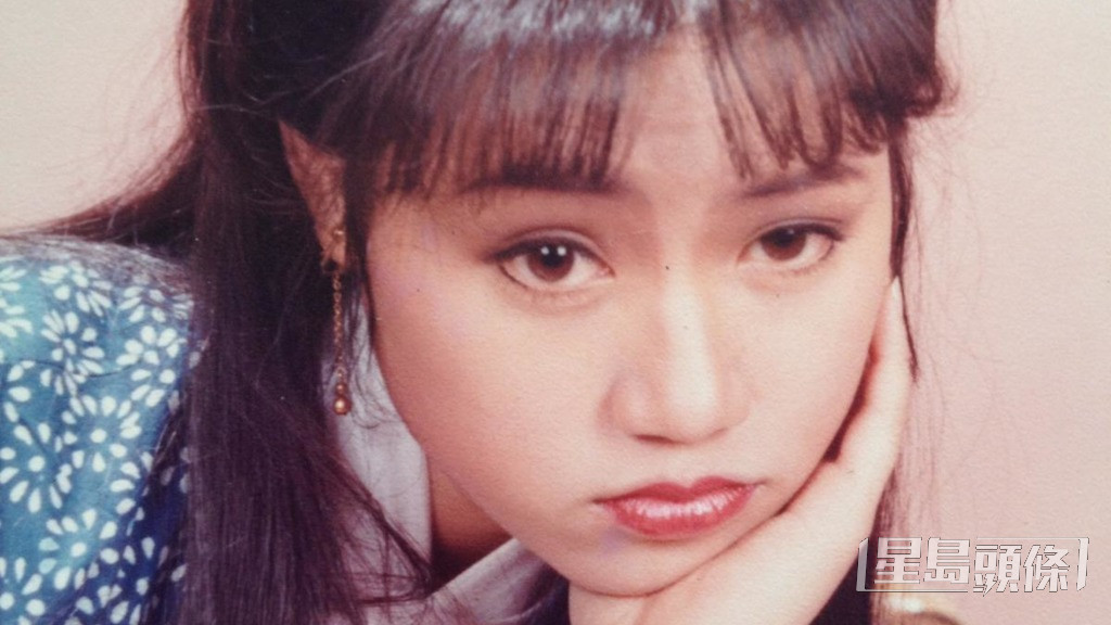 陳安瑩在1979年第8期藝訓班畢業後，參與不同幕前演出，最經典是她3次飾演金庸小說筆下的儍姑。