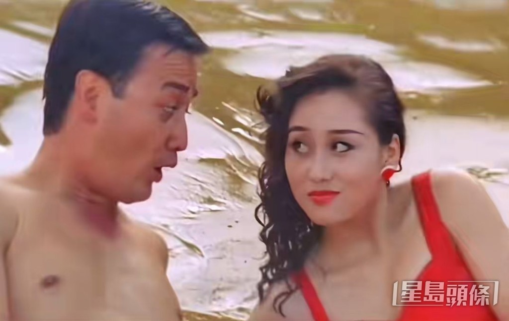 曹查理在《四千金》中眼甘甘望利智。  ​