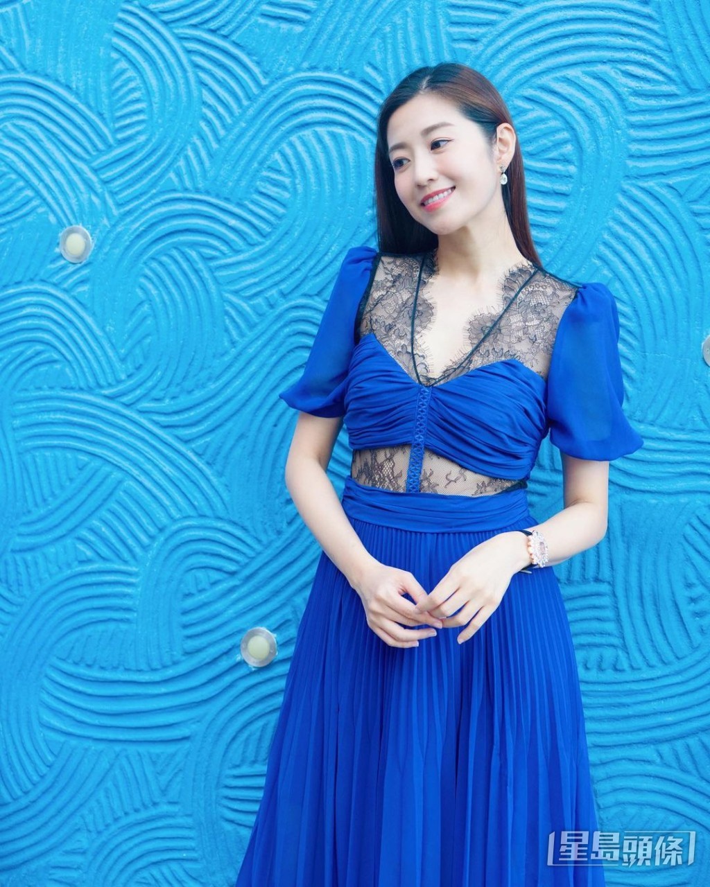 现年41岁的陈自瑶散发着浓烈女性荷尔蒙，成为TVB最索的40路人妻！