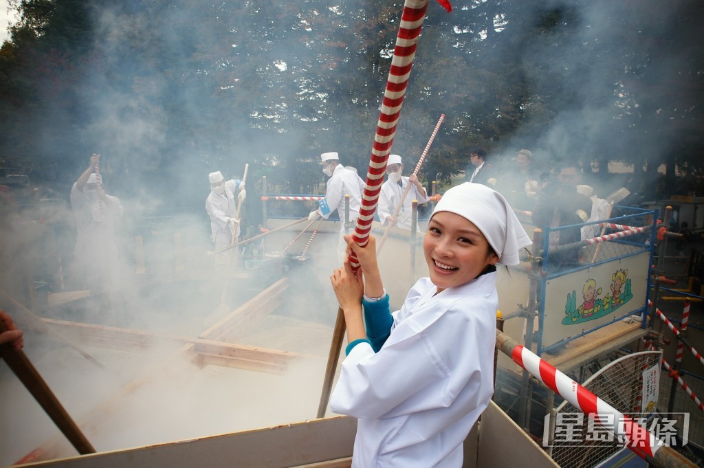 李佳芯在有線期間亦拍過多個旅遊節目,包括《十二夜》系列,走訪不同國家。
