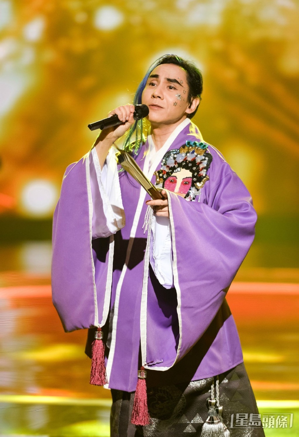 黃凱芹換上古裝為內地節目《我們的歌》演出。