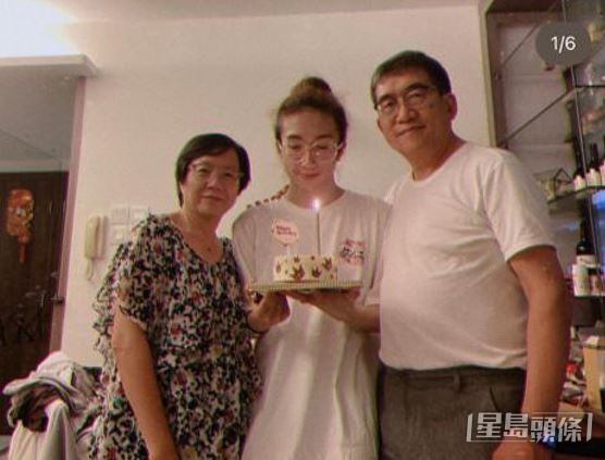 阿Mo的父母從加拿大返港照顧兒子。