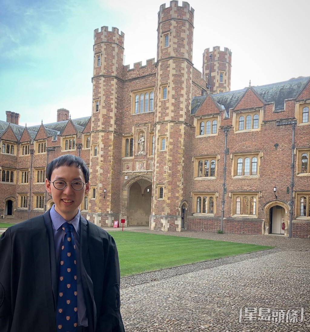 「火博士」擁有多個學位：劍橋大學文學士、自然科學碩士及文學碩士、聖安德魯斯大學生物有機化學博士學位。（受訪者提供圖片）