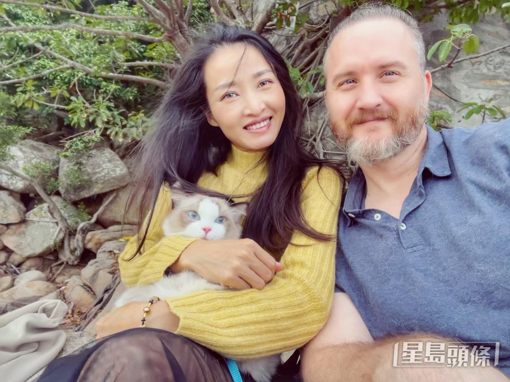 為太太努力工作。