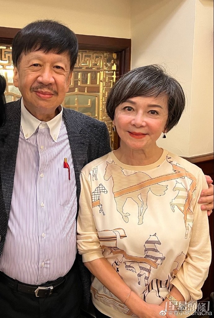 陳百強大哥陳百靈(左)都有現身。