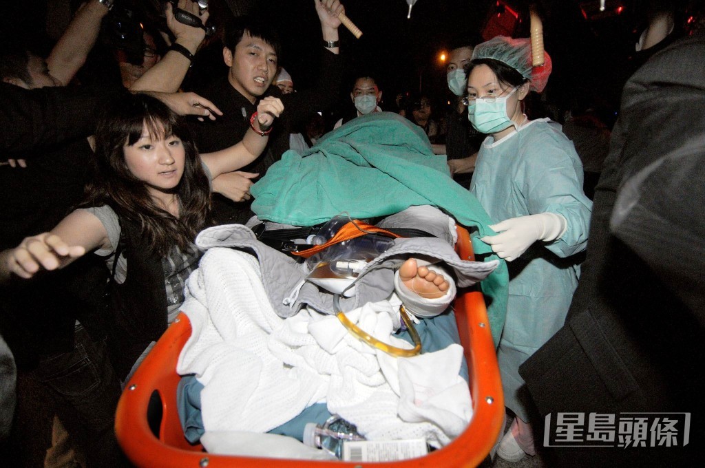 Selina燒傷面積達54%,傷勢嚴重,她最後選擇用醫療專機從上海返台灣接受治療。