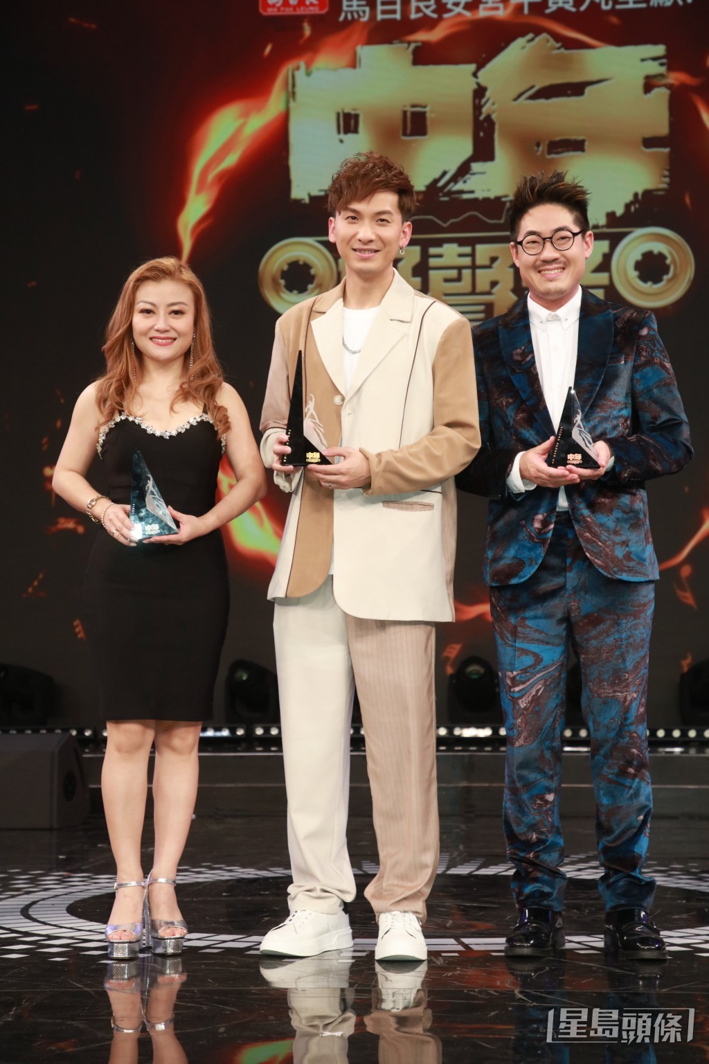 左起：《中年好聲音》亞軍李佳、冠軍周吉佩、季軍羅啟豪。