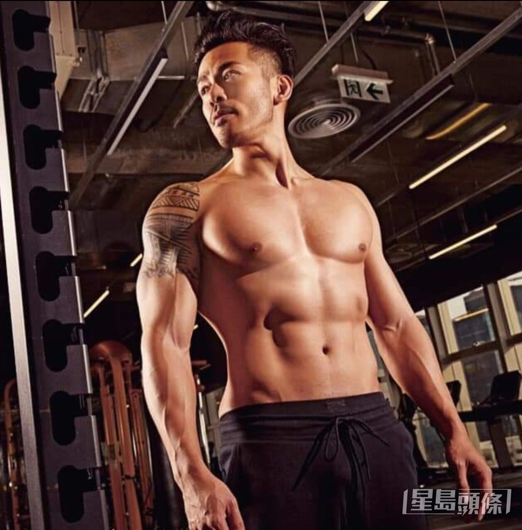 Sammy唔介意晒肌,堅持近40歲人要做返自己。