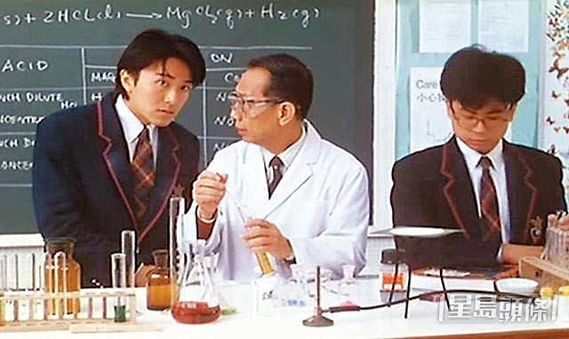 周星馳在90年代拍攝過多部經典港產喜劇,包括《回魂夜》、《破壞之王》、《逃學威龍》、《食神》等,搞笑得來又有深度,備受香港內外影迷追捧。