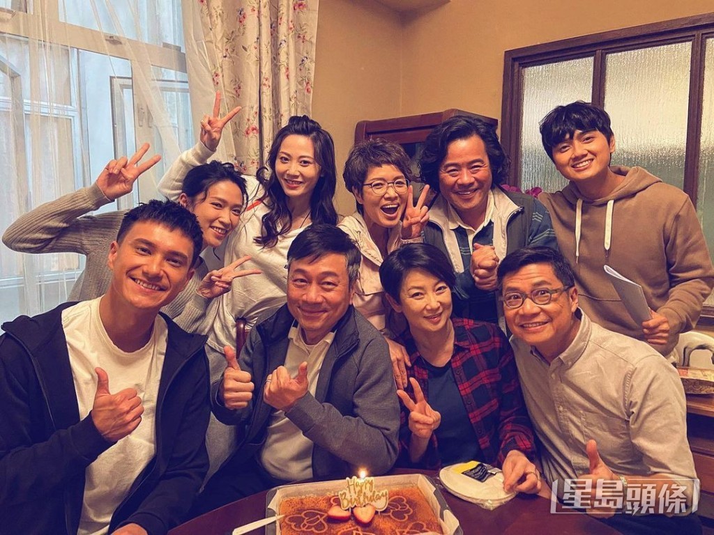 拍《輕.功》期間演員輪住生日，錄影廠不時開大食會。
