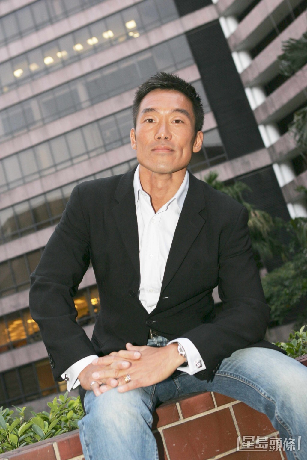 鄭浩南一向是圈中公認的大隻型佬。
