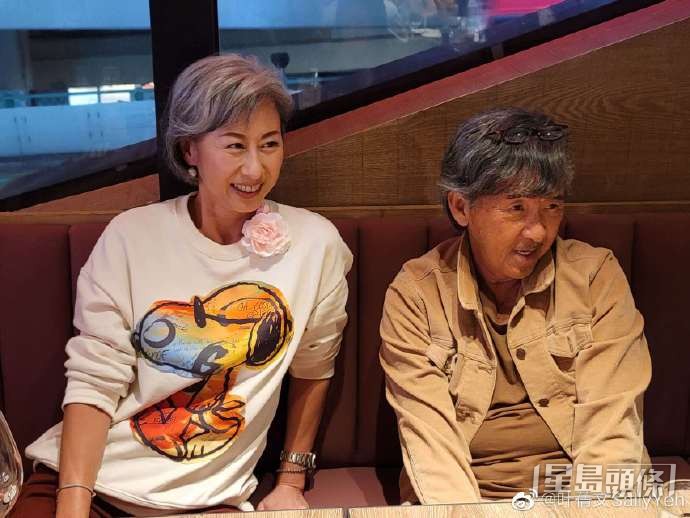 叶倩文不时于社交平台分享夫妻合照。