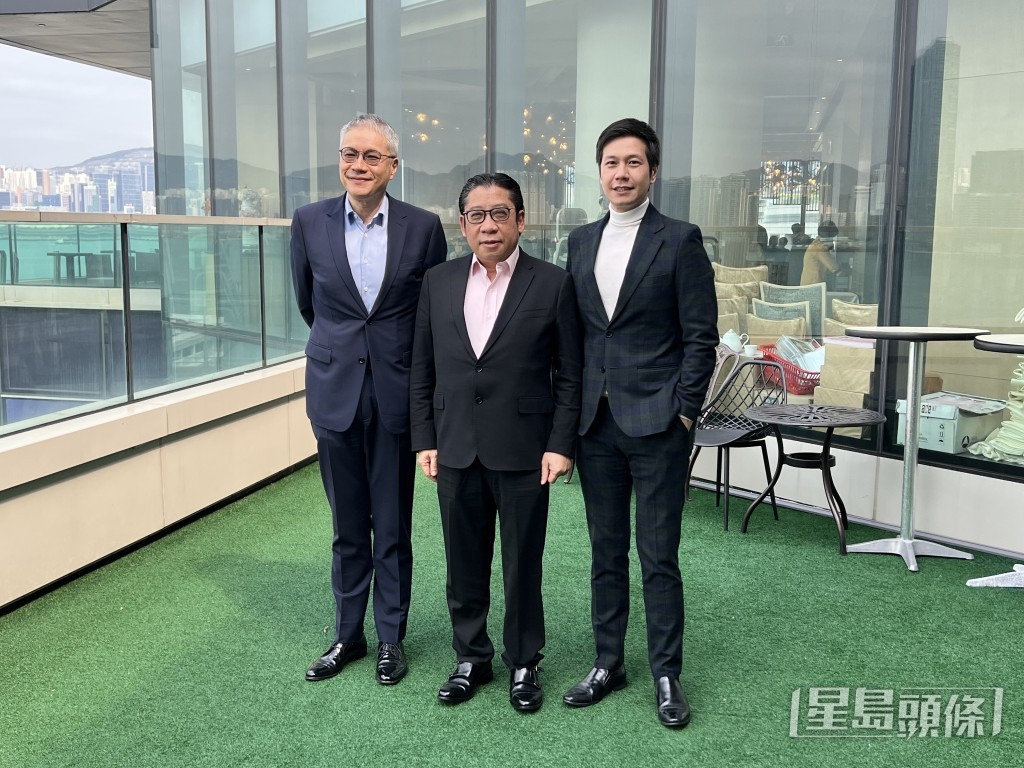 管浩嗚(左)的提案為希望內地可以禁止食用野生動物及貓、狗。郭詠欣攝