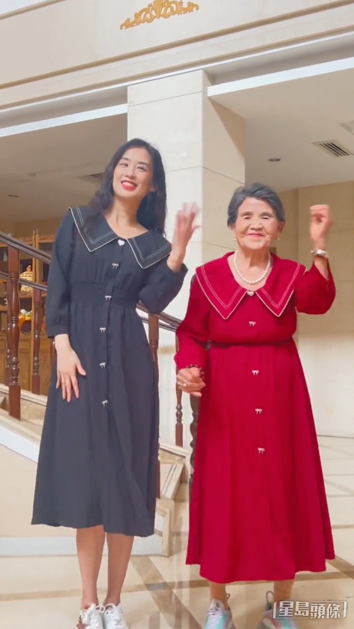 黄圣依之前都经常找奶奶一同拍抖音片。