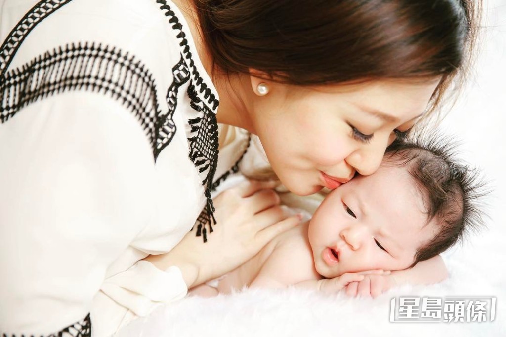 愛女Meghan細細個已萌爆。
