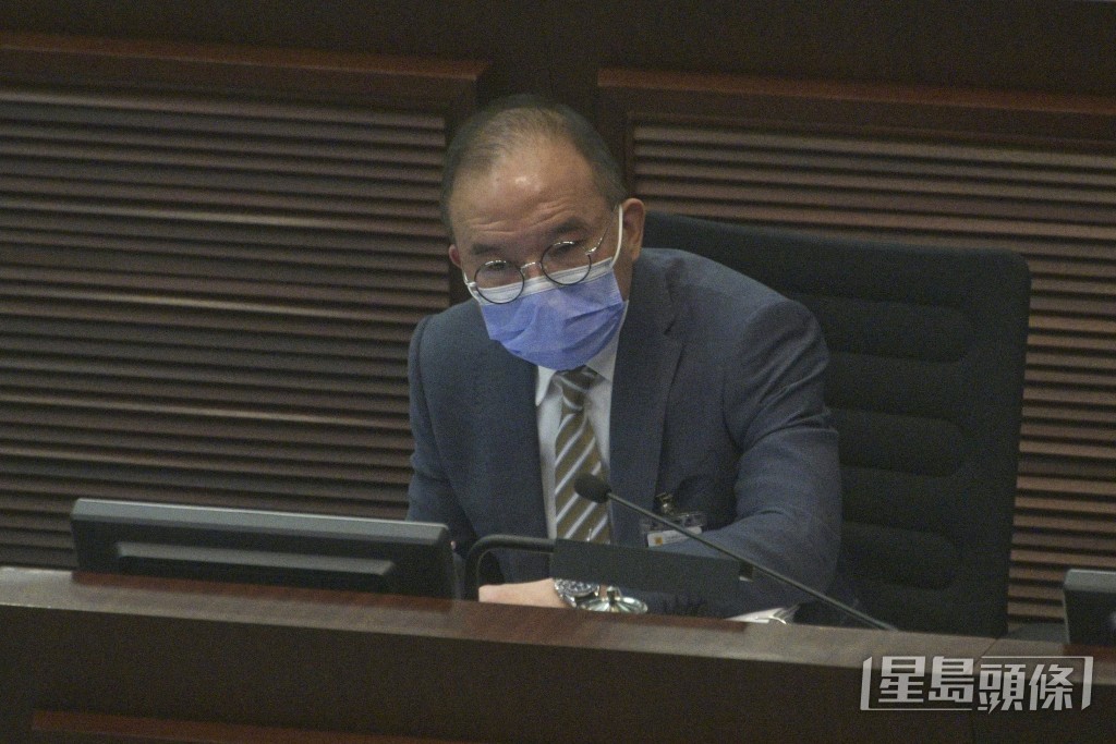 曾國衞強調《基本法》並未提到區域治理組織必須由選舉組成。資料圖片
