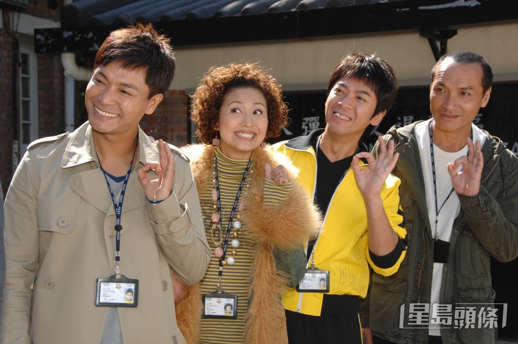郭晉安（左一）在2008年劇中《古靈精探》中首次與馮素波合作。