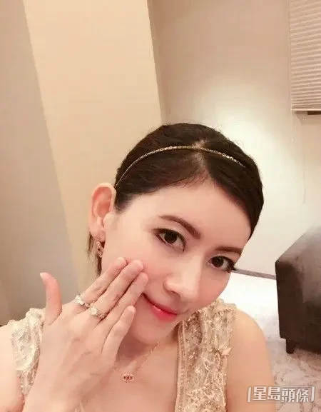 陈霁平年过50依然Keep得好好。