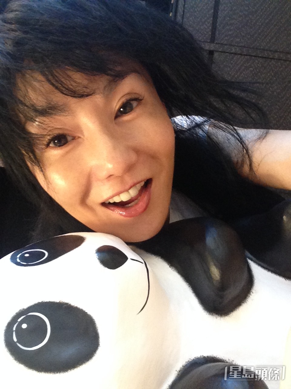 張曼玉多年來拍拖不看對方背景，即使部份對象被指身份比不上她亦懶理閒言。