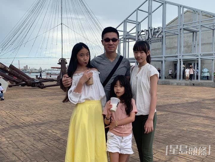 許雅鈞對三個女兒而言是好爸爸。