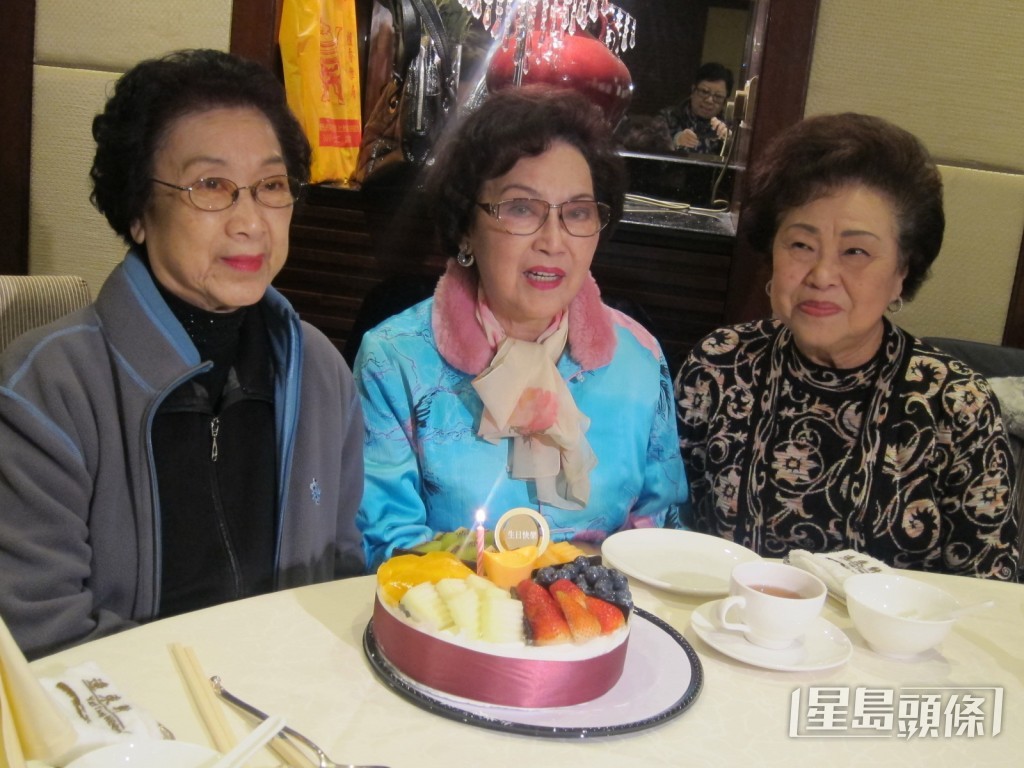 譚倩紅近年受訪表示，現時生活規律，能如此長壽非常感恩，認為是上天賜福，更表示現時每月會打一至兩次麻將，防止患上老人痴呆症。