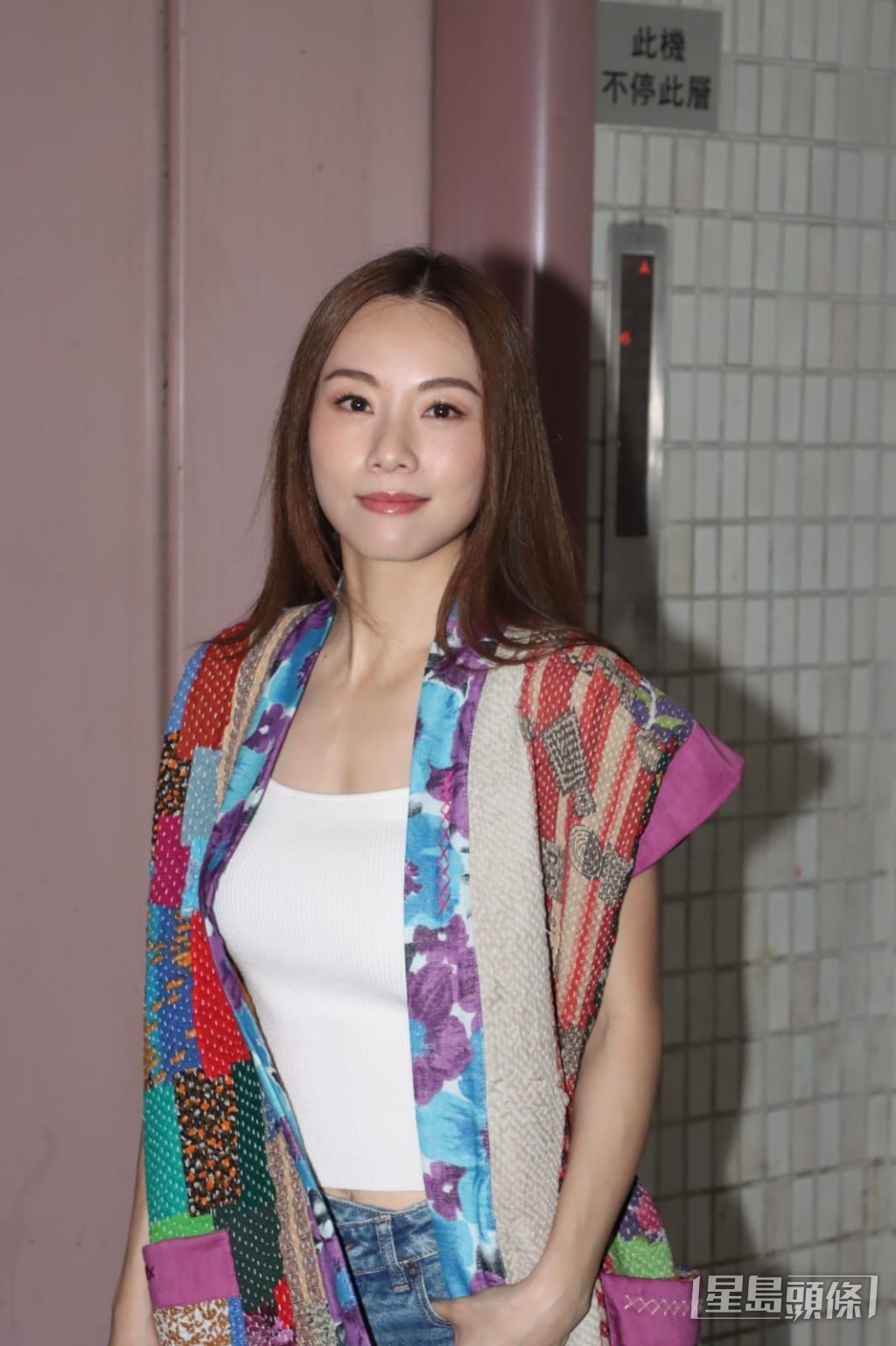 她笑謂角色風情萬種，因經常與不同男士約會。