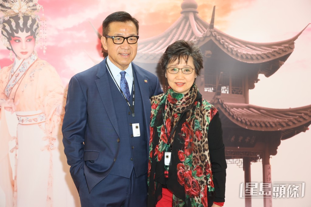 張德蘭與老公楊偉誠結婚多年依然恩愛。