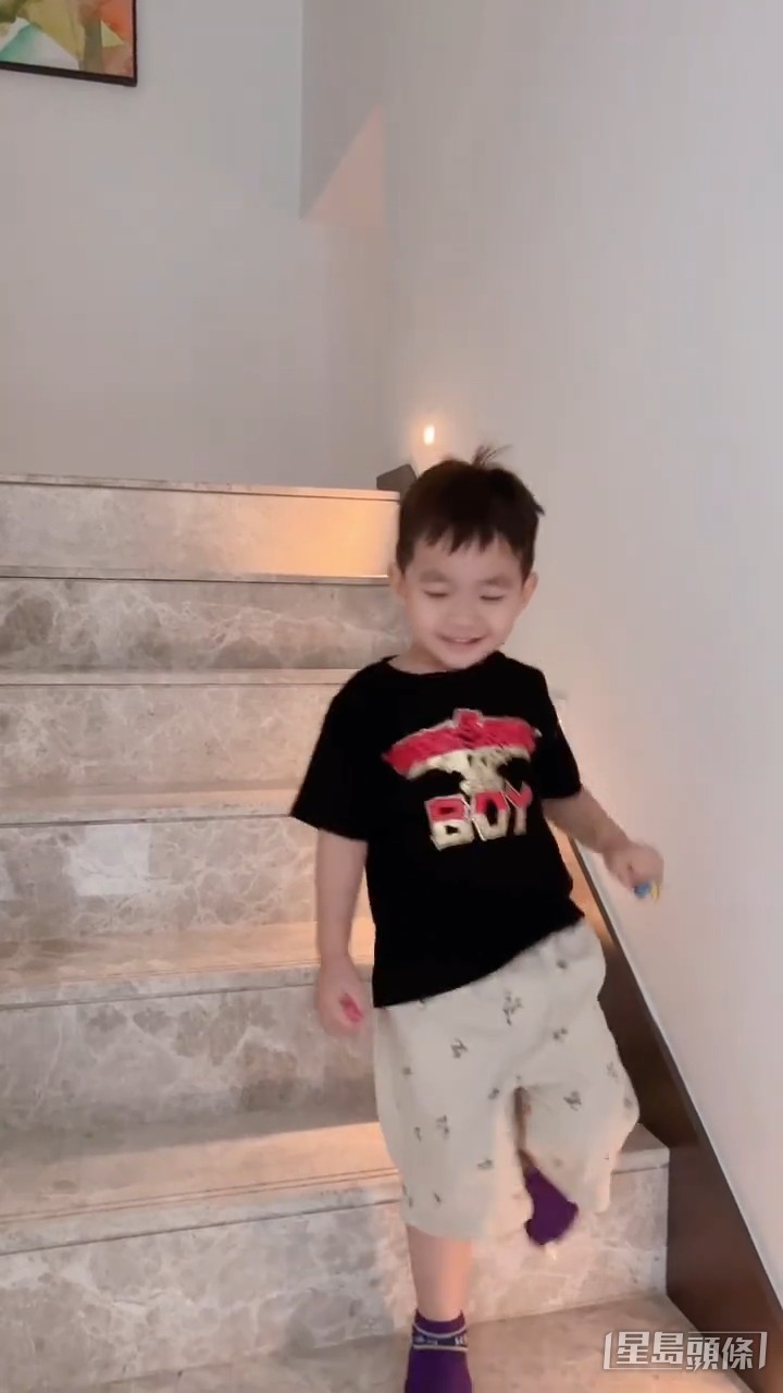 有樓梯上落。
