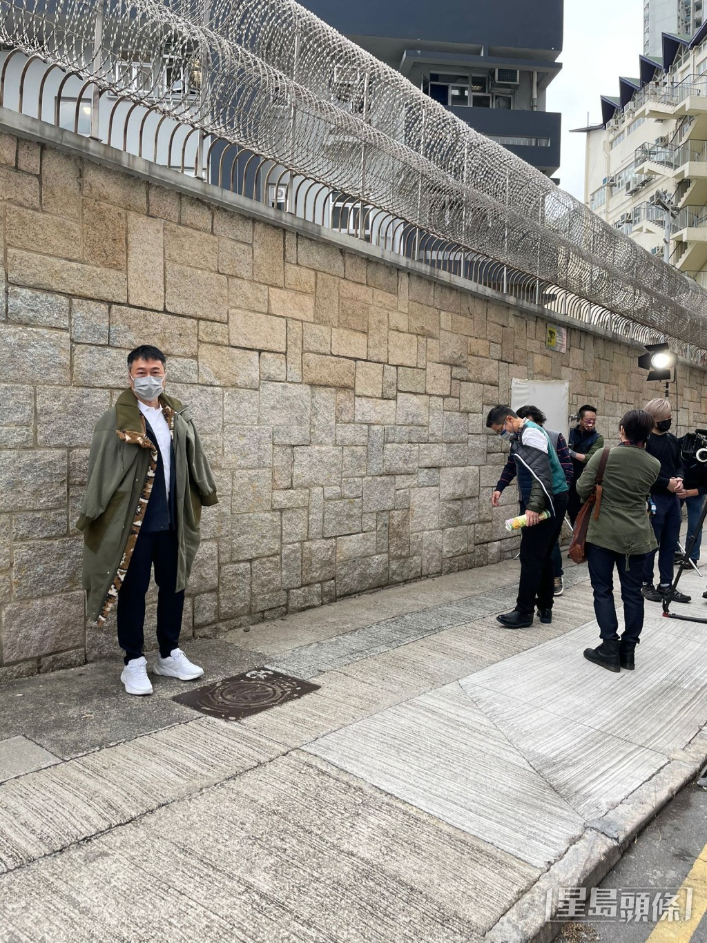 去年年中拍摄时正值疫情高峰期，祥哥要保持社交距离，步步为营。