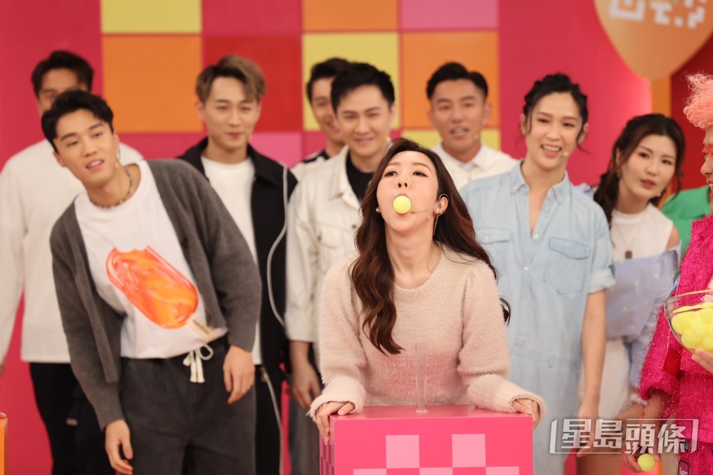 何依婷成功啜乒乓。