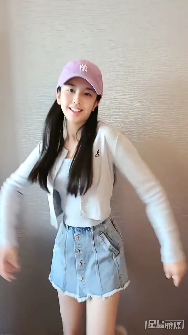 不时就会分享自己的跳舞片。
