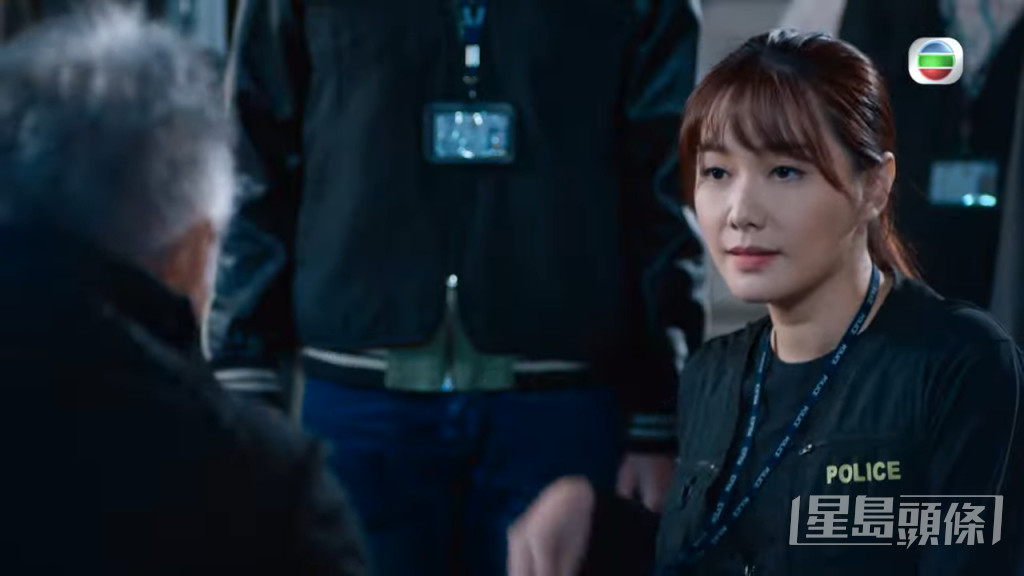 湯洛雯在《隱門》飾演警花「楊忻曉」。