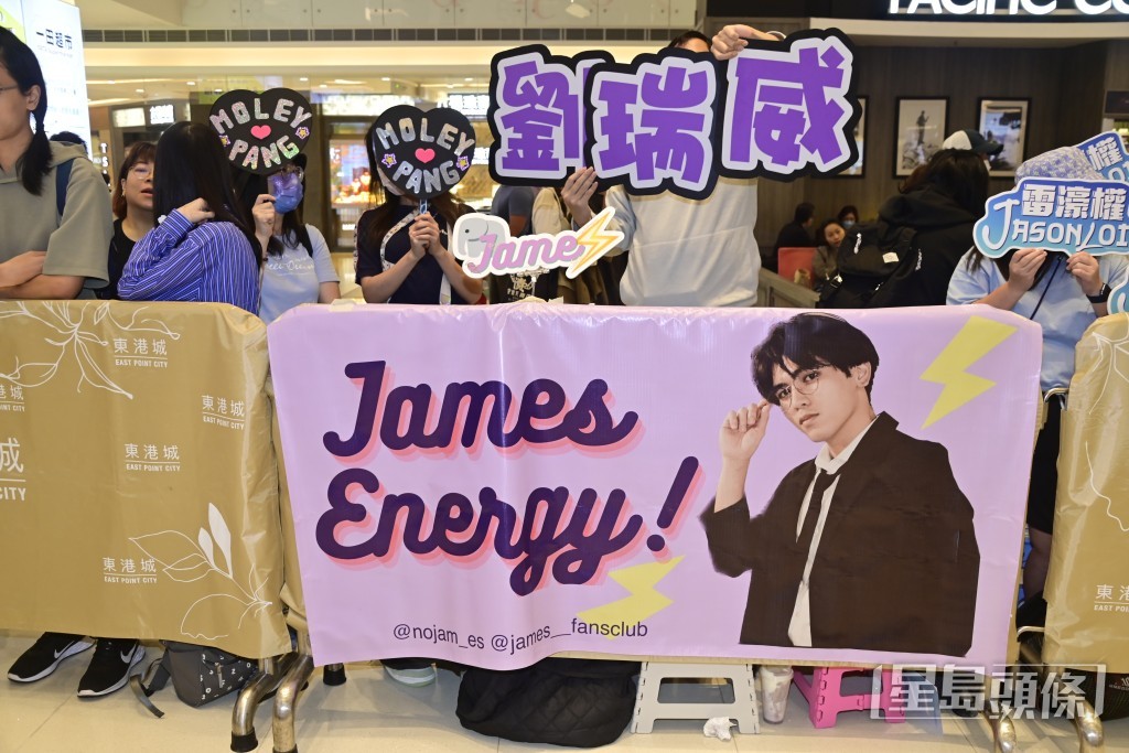 今日活动已经有不少banner、手幅。