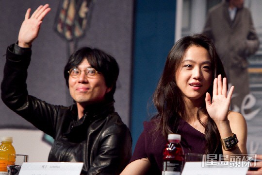 2013年湯唯在韓國拍廣告期間，與曾執導電影《晚秋》的韓國導演金泰勇發展成戀人。
